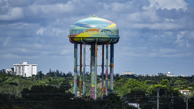 Fort Lauderdale’s colorful water tower [Florida Slots Return-To-Player]