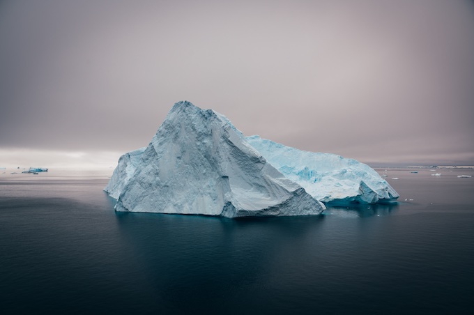 A blue iceberg in Antarctica with hidden depths [5 Spin Method]